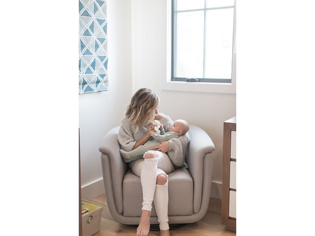 Christine Lakin's Modern Maddox Nursery for Baby Baylor Pic 4