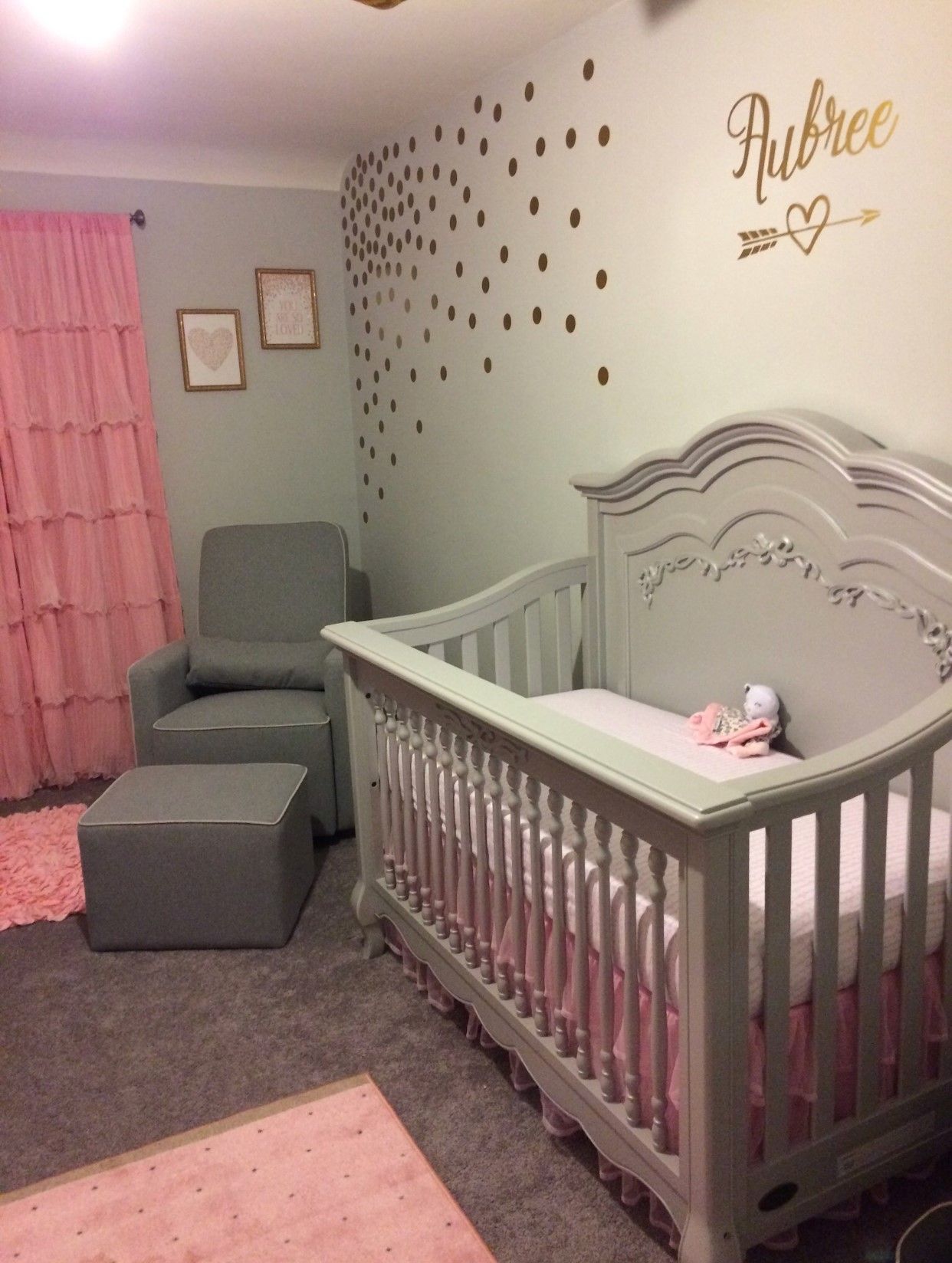 3 ideas for designing a pink and gray nursery | The DOM Family